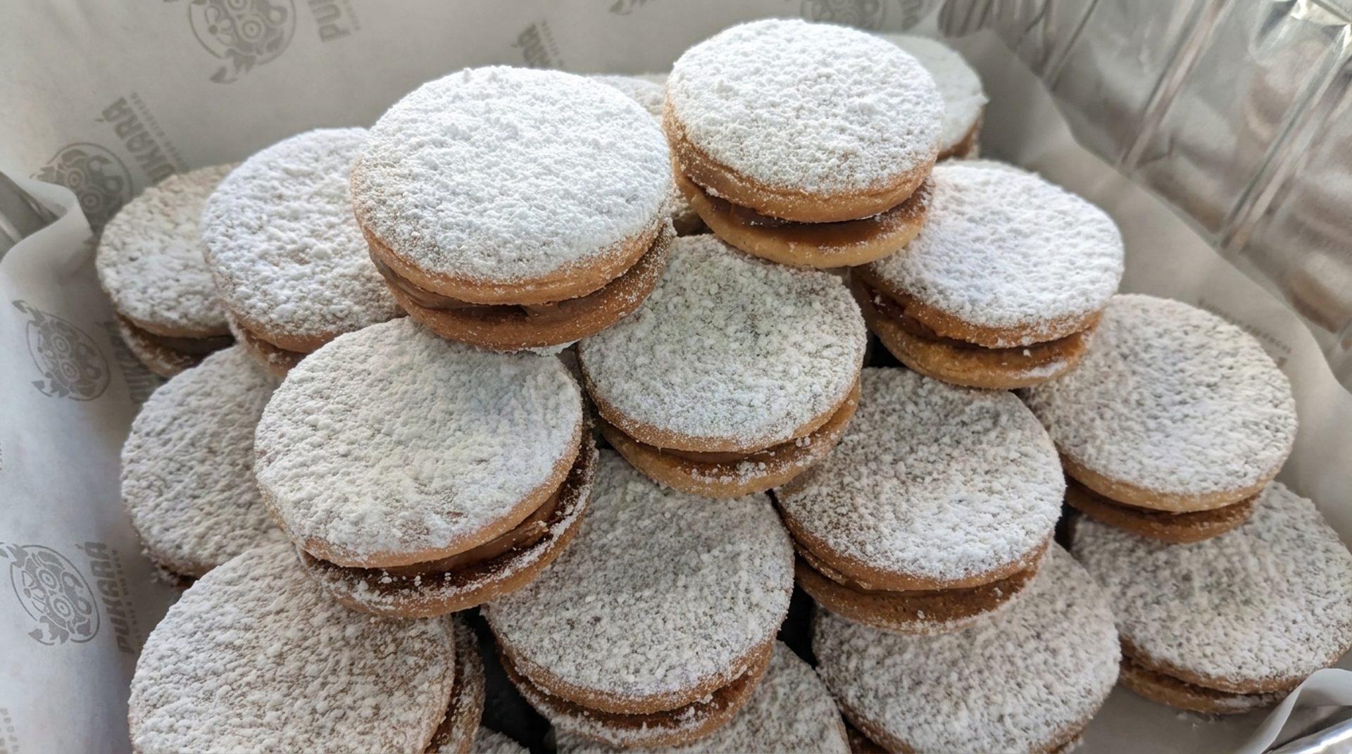 Alfajores and cinco leches