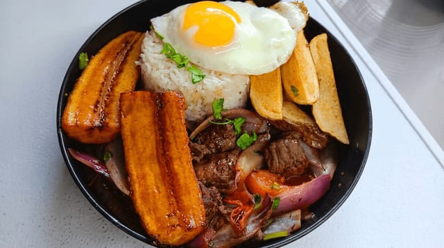 Lomo Saltado a lo Pobre.
